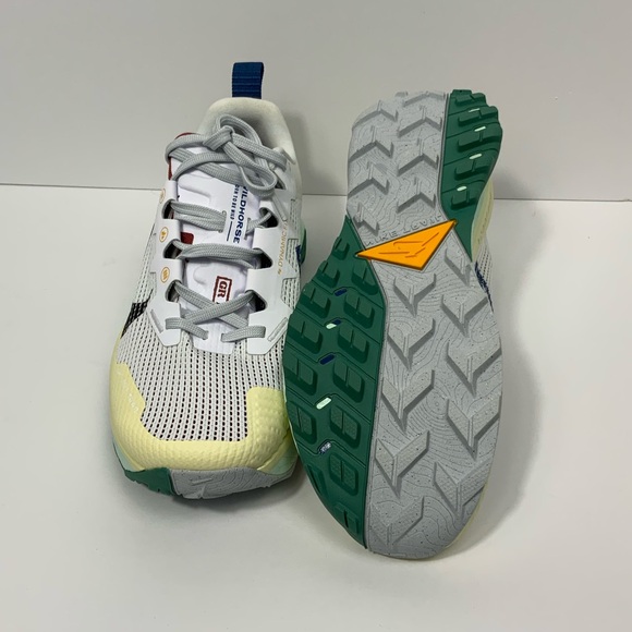 Nike Women's Snikers Sz 7.5 React Wildhorse Trail Hiking Running Shoe DR2689 101 - Picture 16 of 16